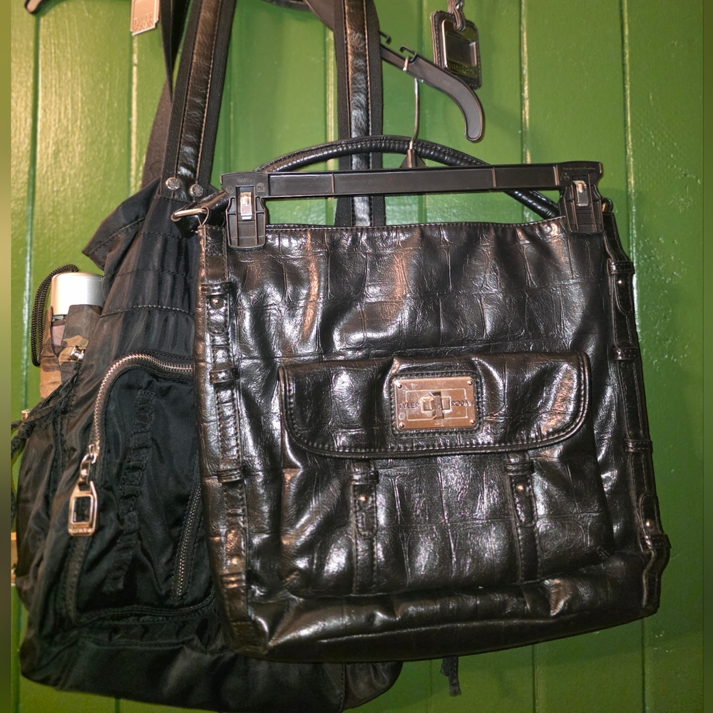 Tyler Rodan 5pc Set With ☆2 Satchel Purses, ☆Umbrella, ☆2 Key Rings